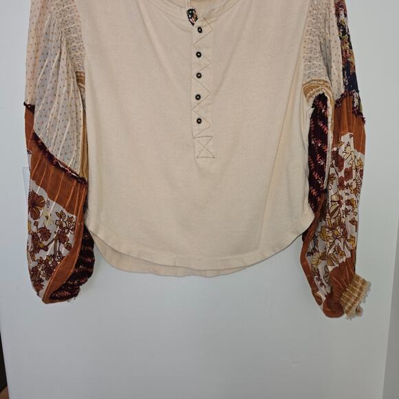 Free People Light Magic Henley Top Size XS Cream Combo Balloon Patchwork Sleeves - Picture 3 of 8